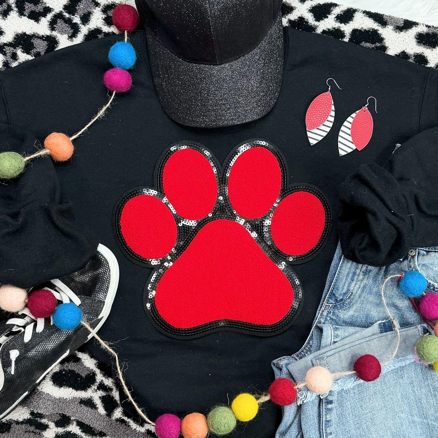 PAW PRINT PATCH CREWNECK SWEATSHIRT