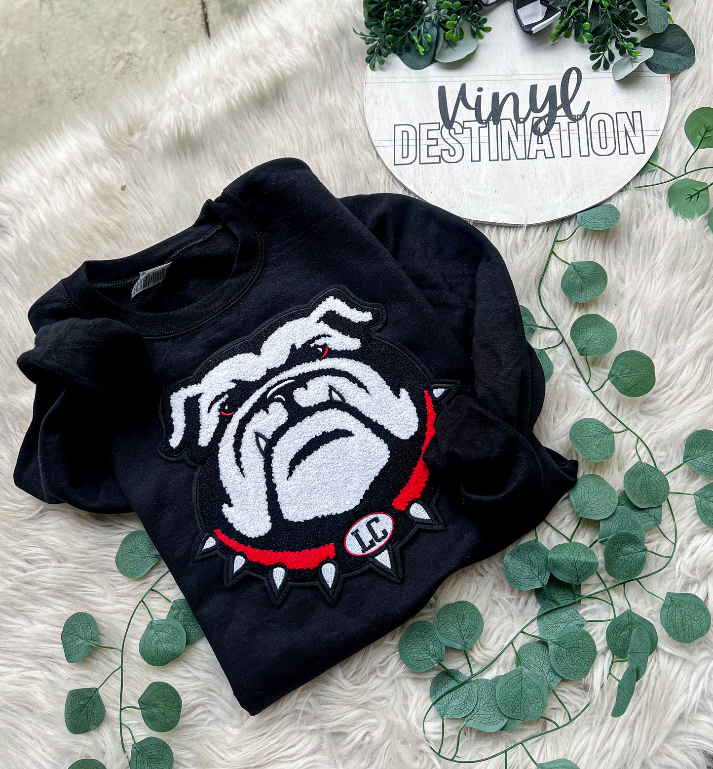 LC BULLDOGS PATCH T-SHIRT/CREWNECK