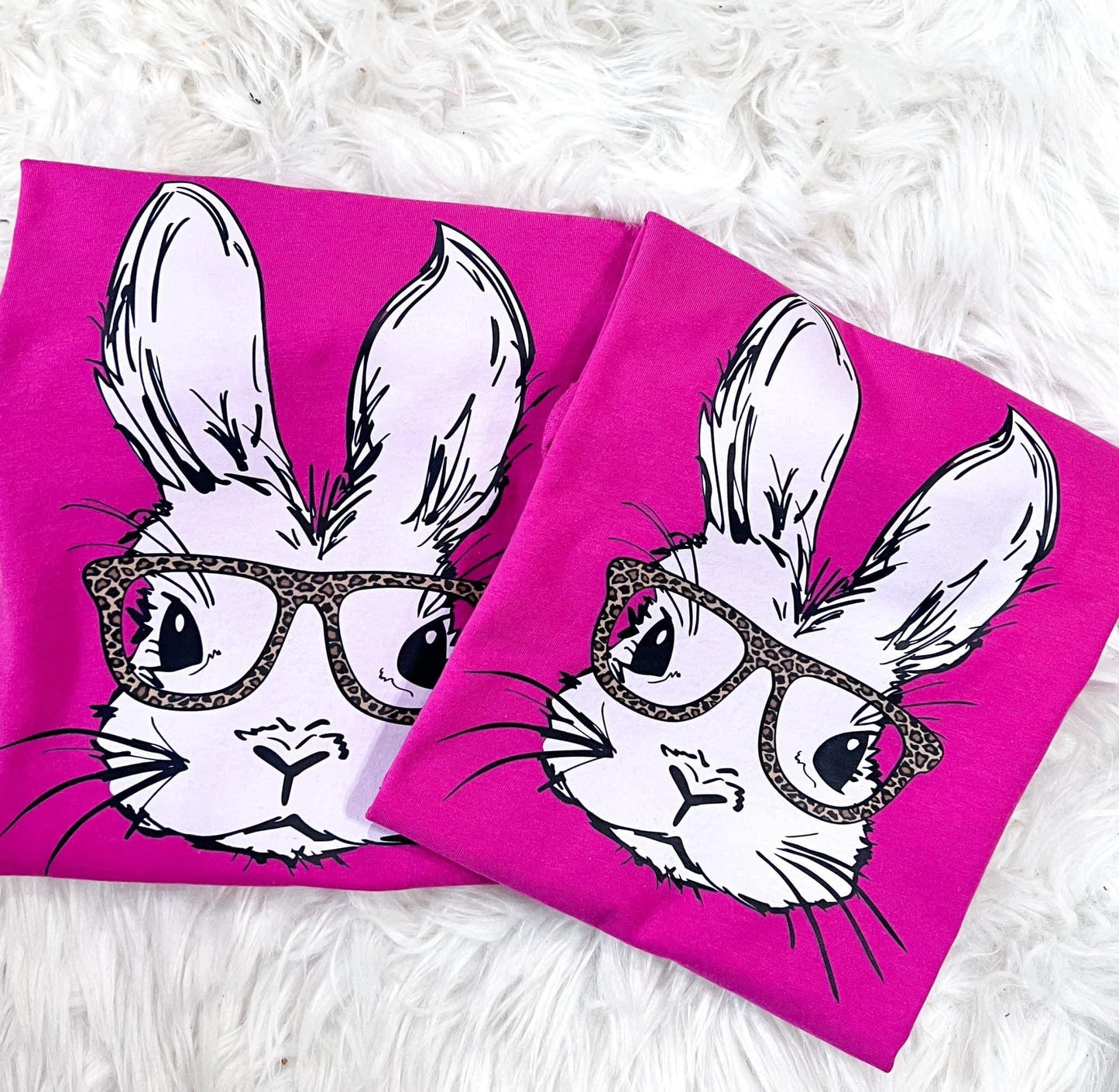 BUNNY-LEOPARD GLASSES TEE