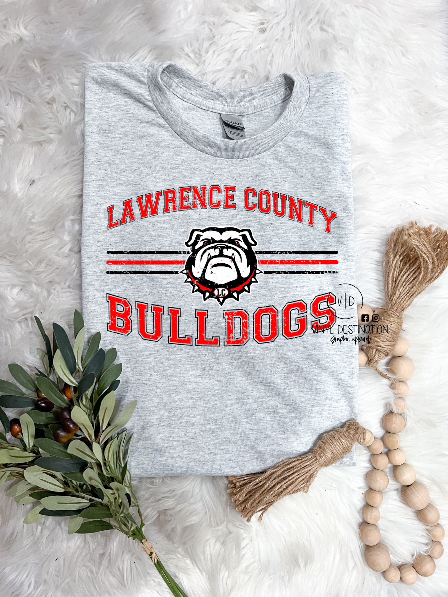 LC BULLDOGS VINTAGE MASCOT TEE + PULLOVER