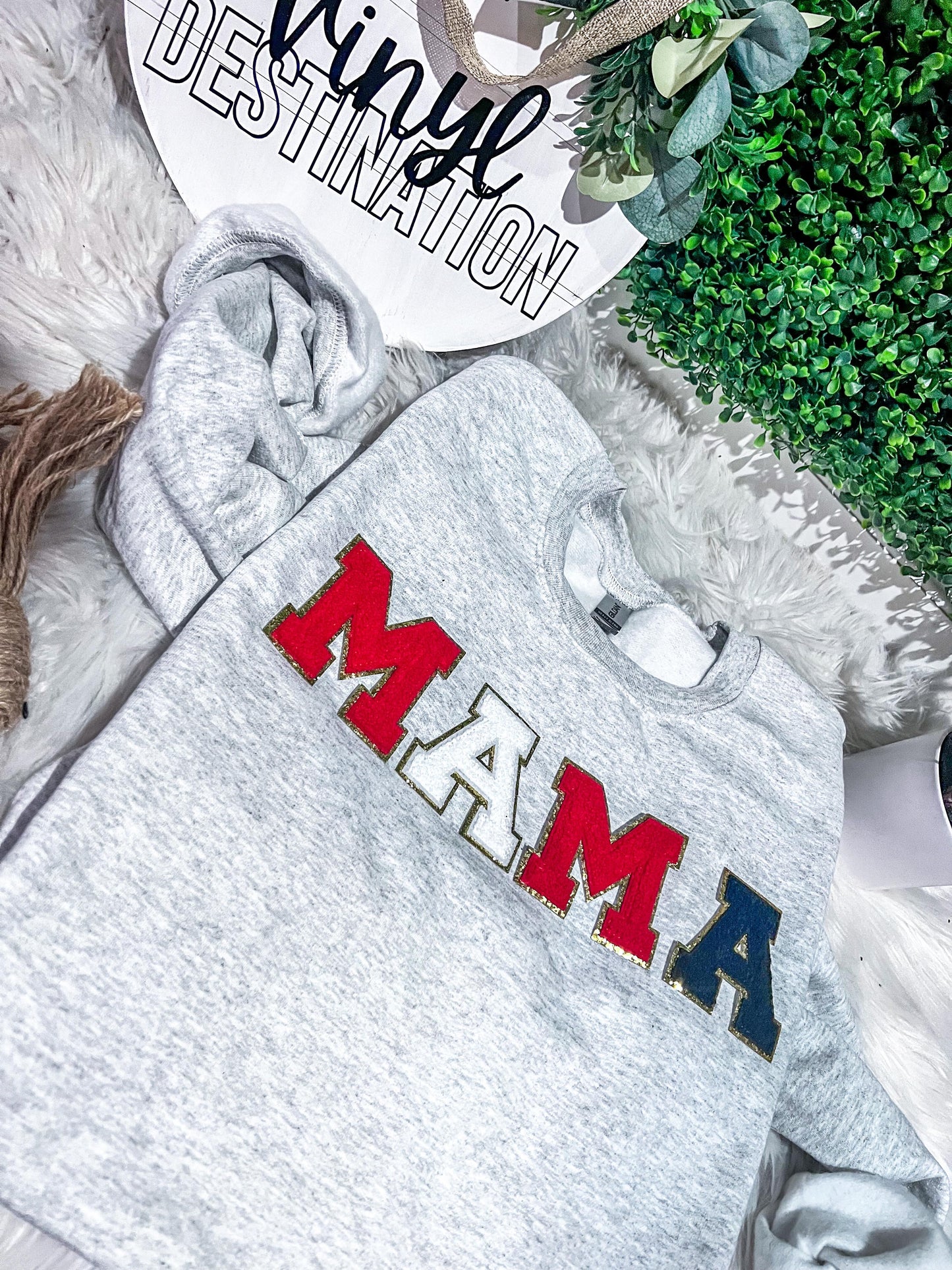 MYSTERY COLOR MAMA PATCH SWEATSHIRT