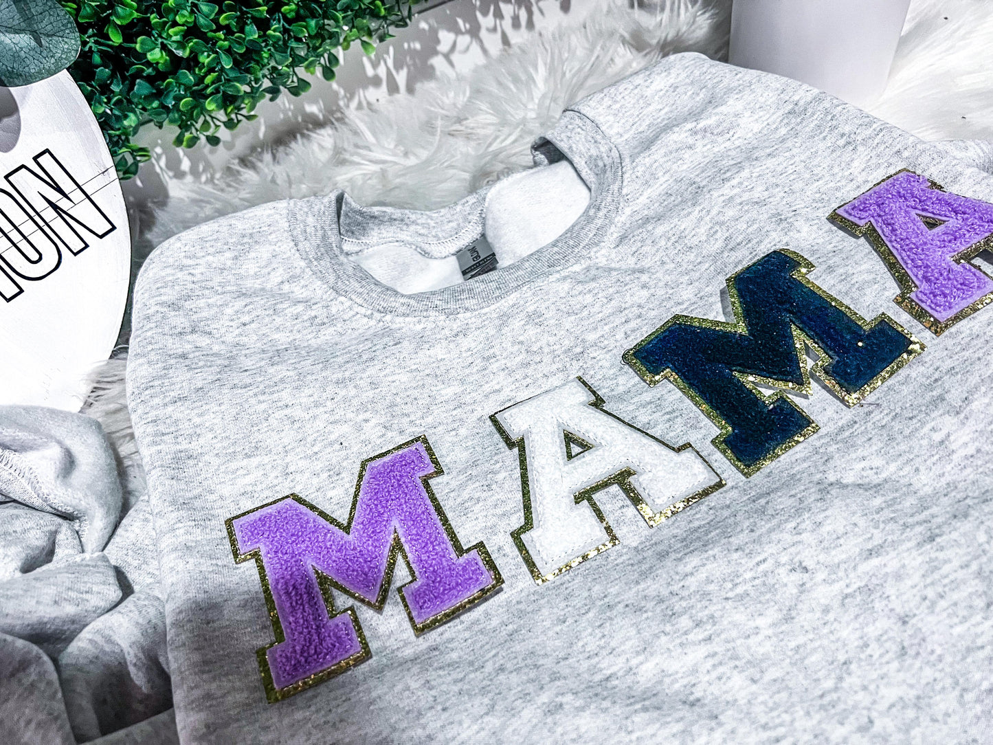 MYSTERY COLOR MAMA PATCH SWEATSHIRT